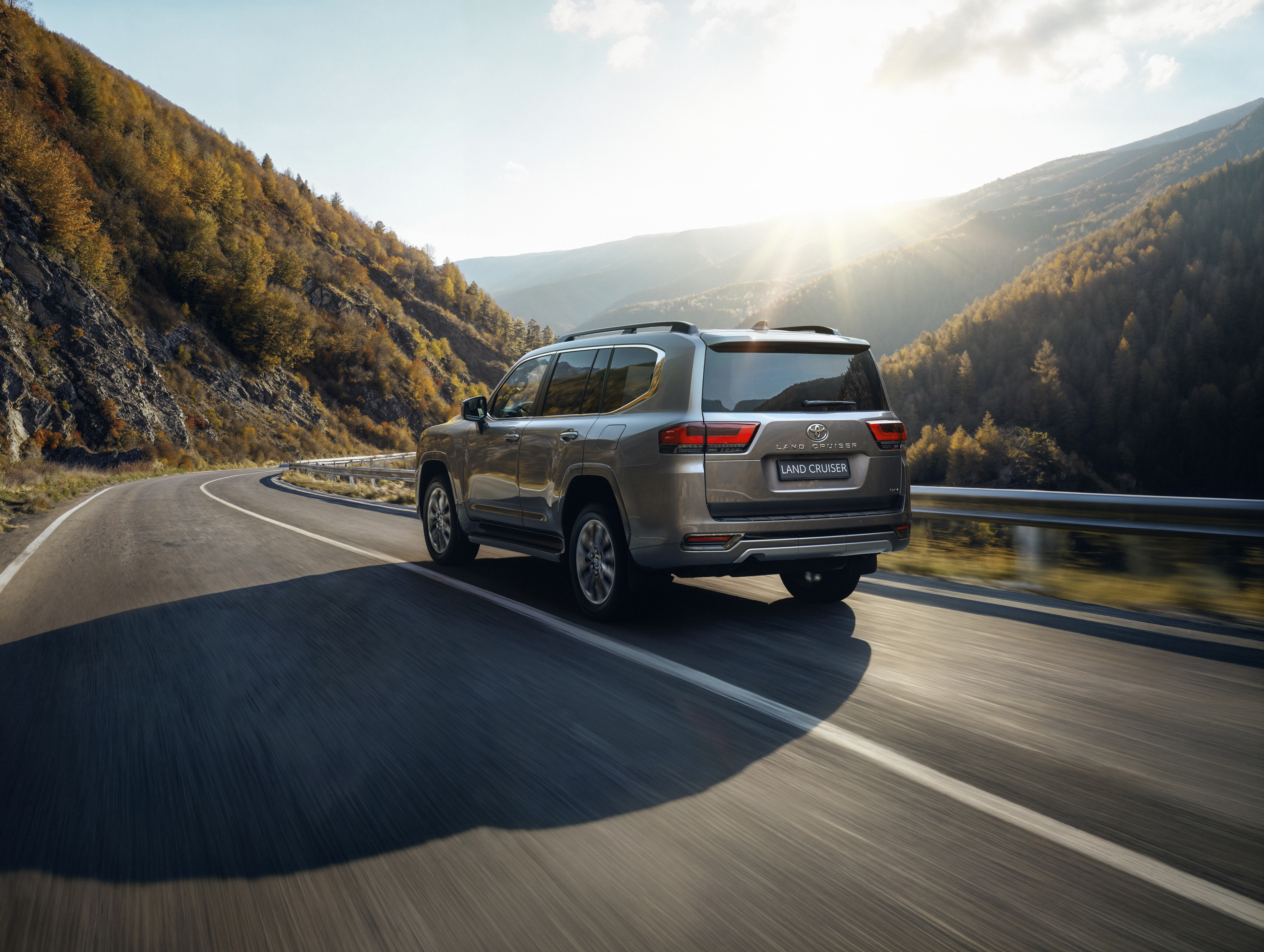 Land Cruiser 300 HYBRID